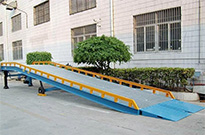 移動(dòng)式登車橋